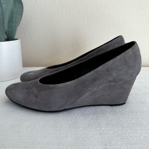 Vaneli Danna Gray Suede Leather Wedge Pumps Woman’s 8.5M
